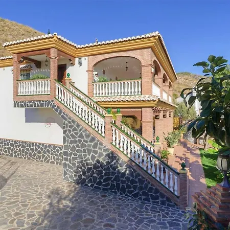 Andrea Almachares * Nerja